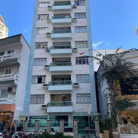 Apto Na Av Brasil Frente Ao Shopping,4Min Da Praia Balneario Camboriu Exterior photo